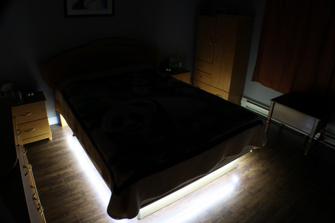 DIY Bricoler soi-même un éclairage au LED sous le lit de la